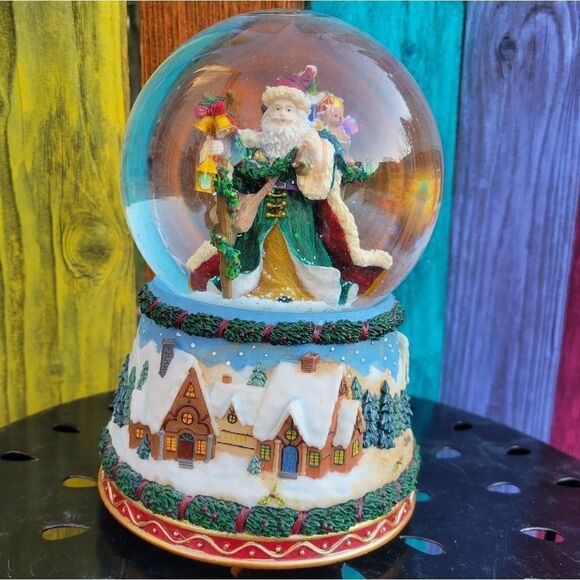 Music Santa Snow Globe - Picture 8 of 12